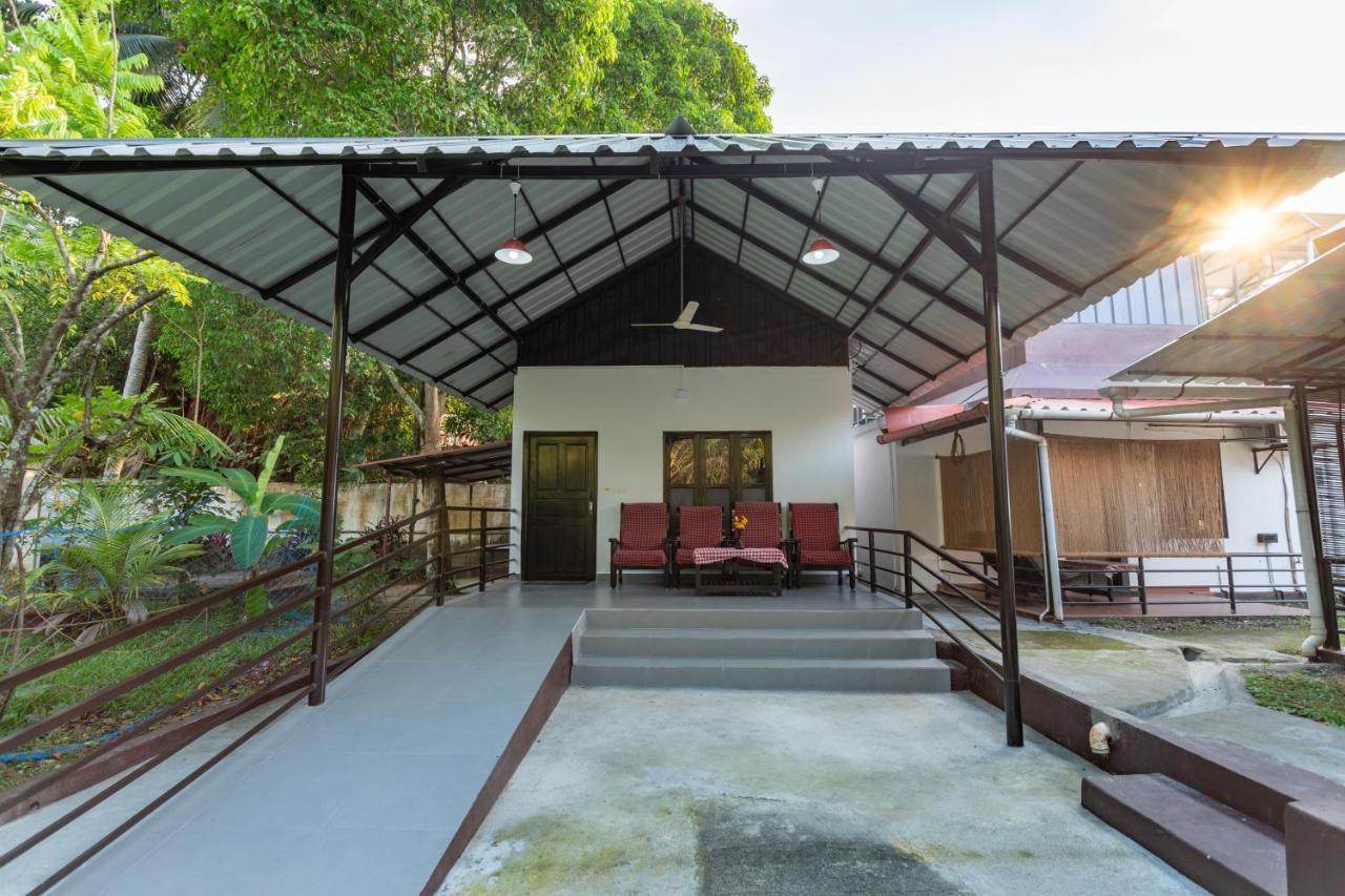 Illikkalam Lakeside Hotel Kumarakom